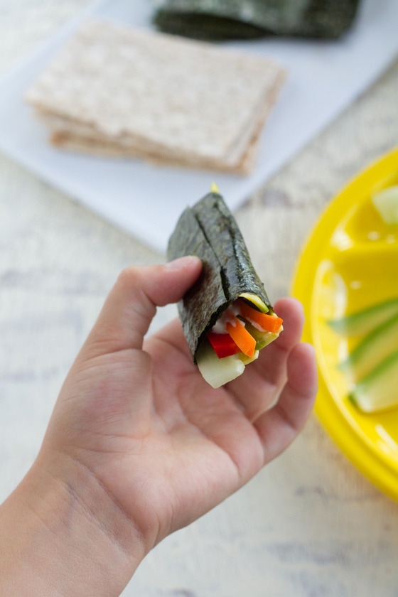 Avocado-Nori-Roll-ready-to-eat.jpg Avocado-Nori-Roll-ready-to-eat.jpg