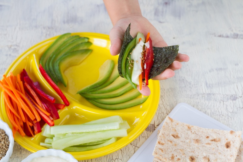 Making-an-avocado-nori-roll-3.jpg Making-an-avocado-nori-roll-3.jpg